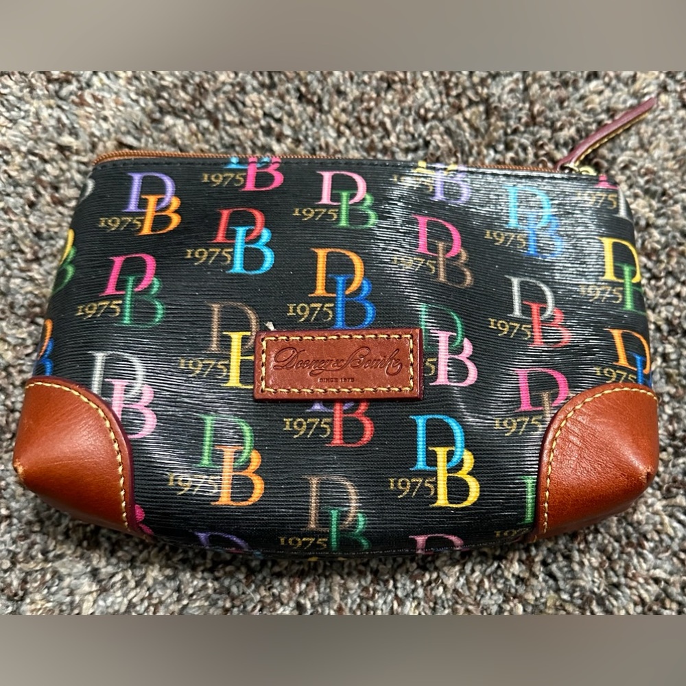 Dooney & Bourke wristlet